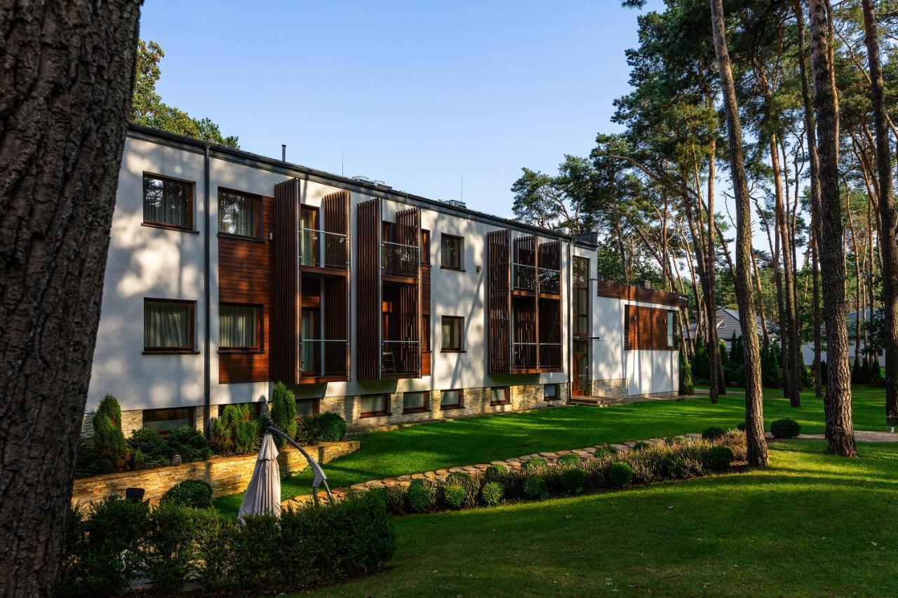 Hotel Columna Medica Łask Exterior foto